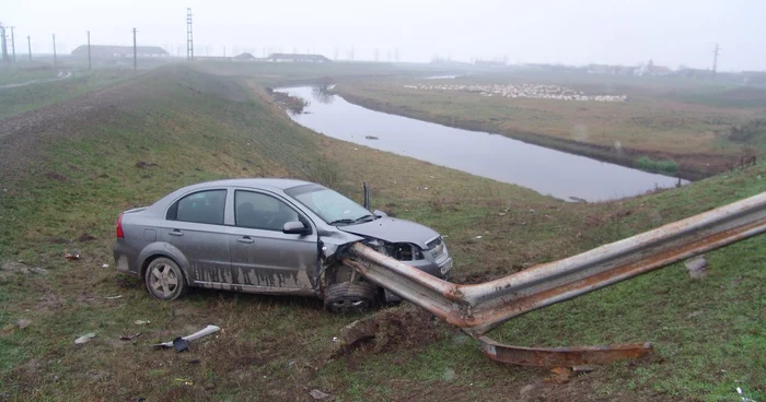 Şoferul a scăpat cu viaţa ca prin minune