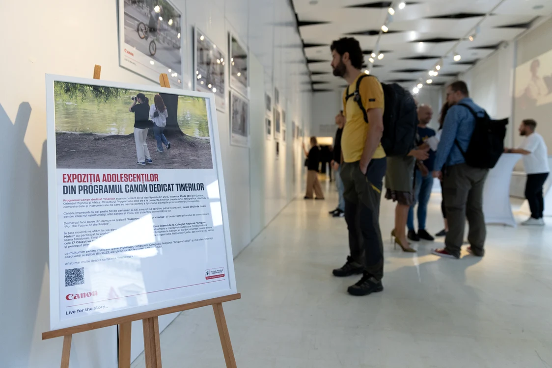 Expoziția de la galeria de artă Galateca din București.