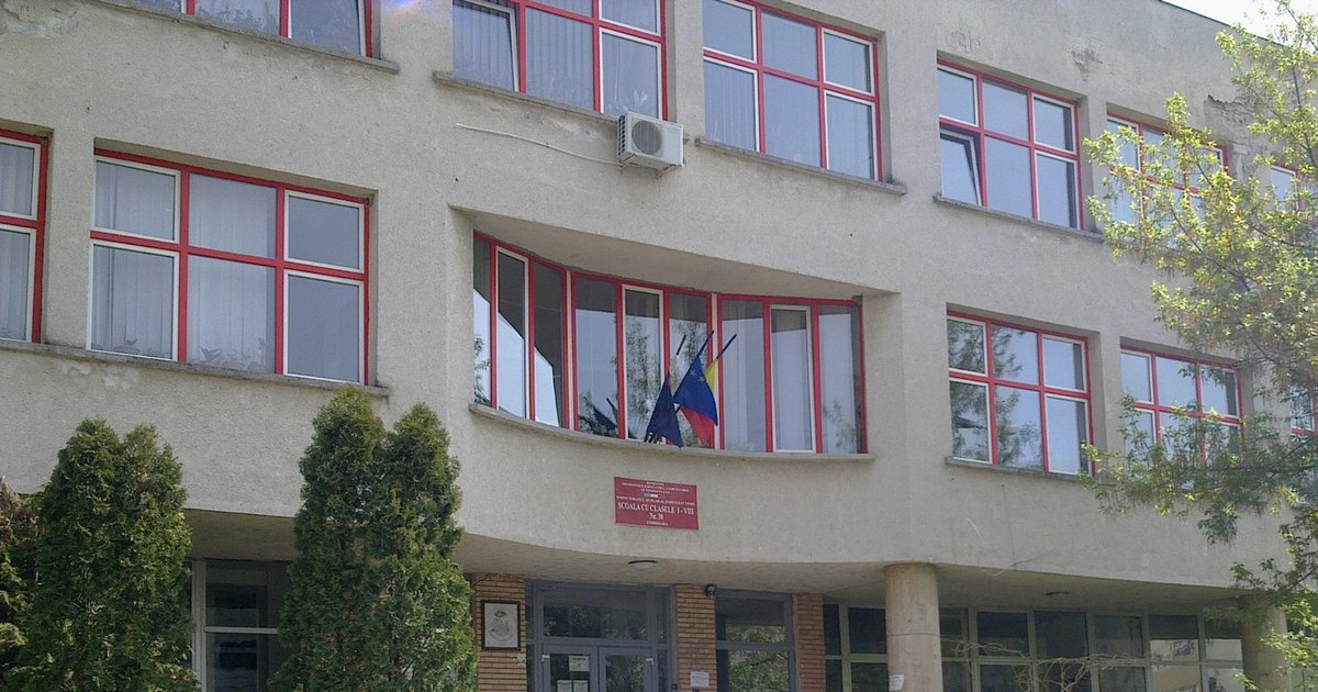 Inspectoratul Școlar din Timișoara investighează un incident șocant petrecut în toaleta școlii.