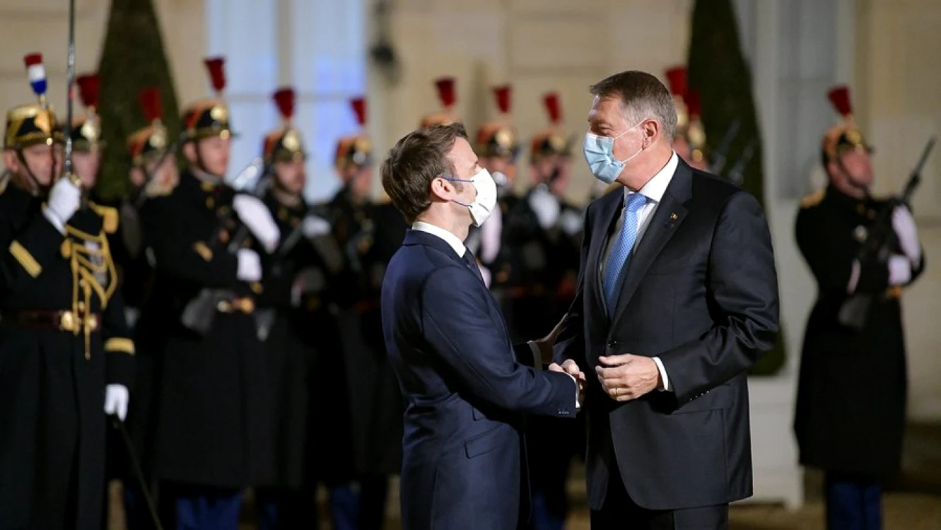 iohannis macron twitter