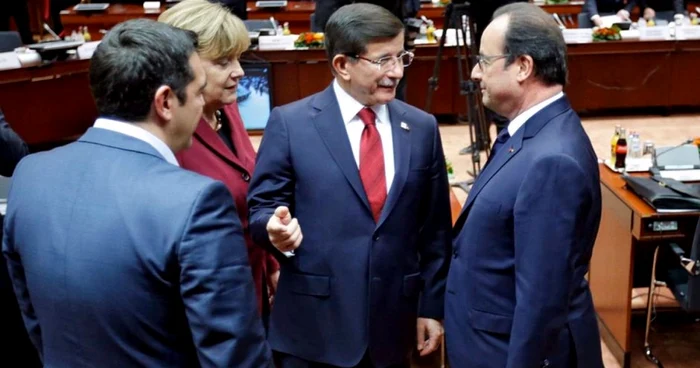 Premierul turc, Ahmet Davutoglu, cu liderii europeni FOTO picture-alliance/dpa/O. Hoslet