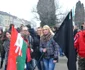 tinerii protestatari poarta steaguri ale ungariei si de doliu foto cristian delcea