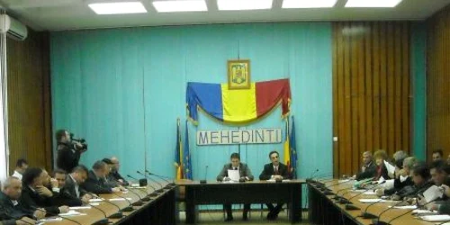 Prefectul judeţului Mehedinţi a cerut primarilor eficientizarea sistemului de comunicaţii