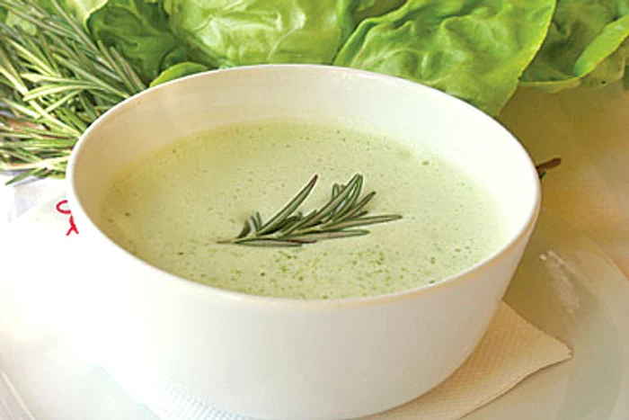 Supă-cremă de salată