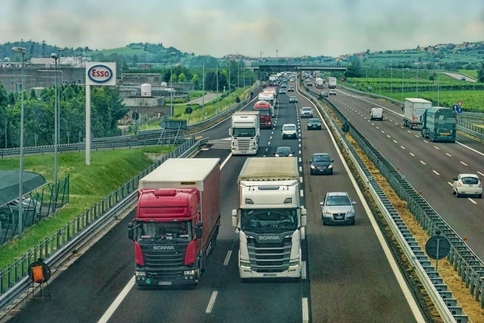 Italianul a contractat 10 transporturi pe care nu le-a mai efectuat FOTO Pixabay