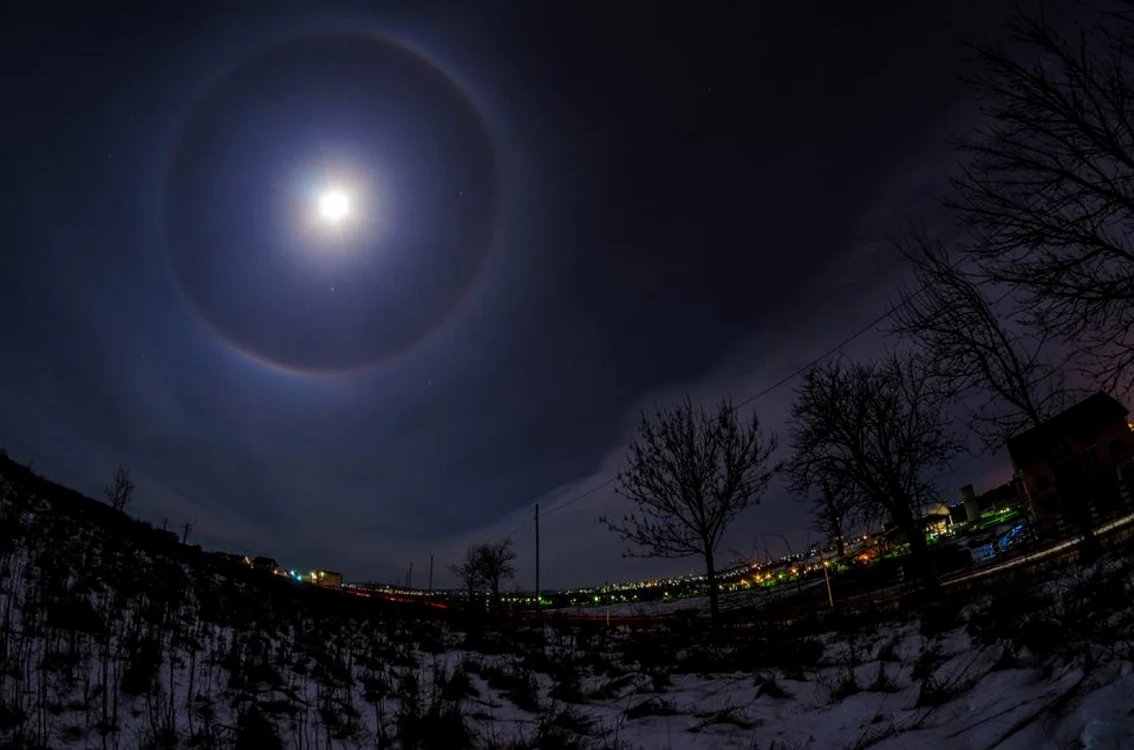 Una dintre imagini, intitulată „Şi s-a încins o horă în jurul miresei” FOTO Facebook/Olari Ionut Photography