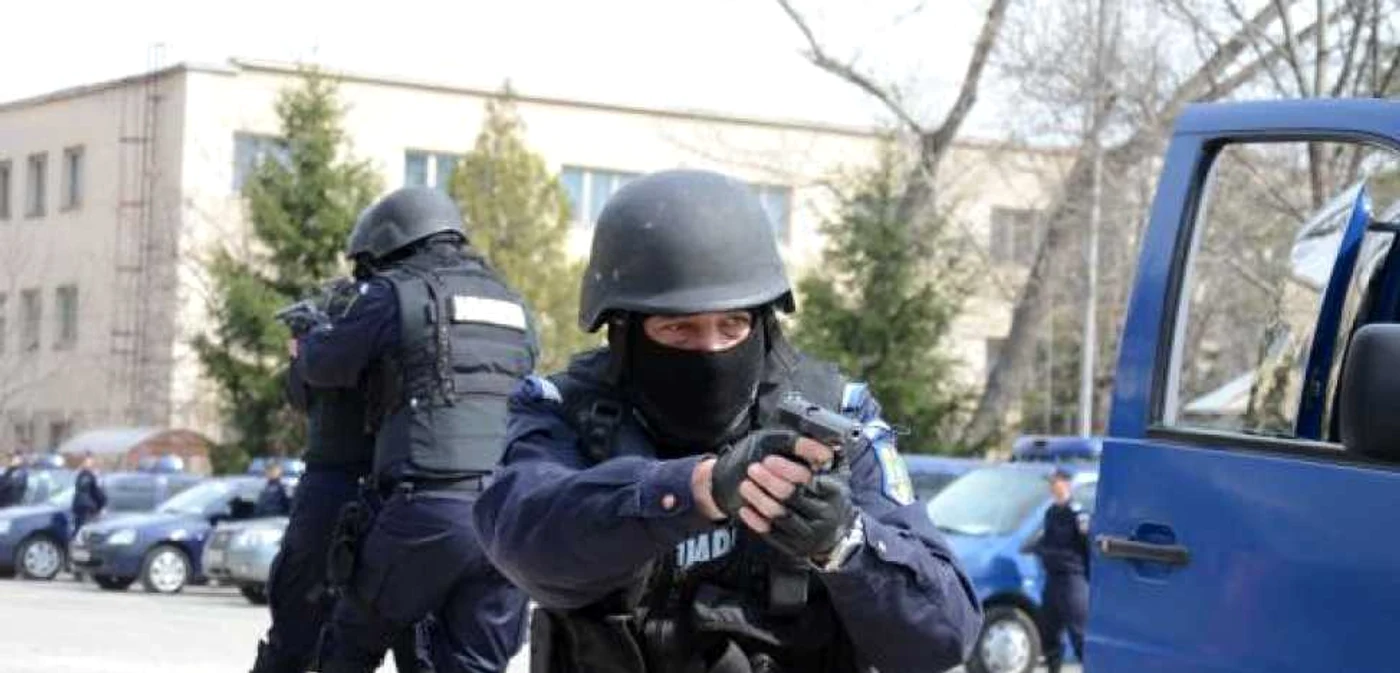 Forţele de elită ale Jandarmeriei, solicitate la Mangalia FOTO Adevărul
