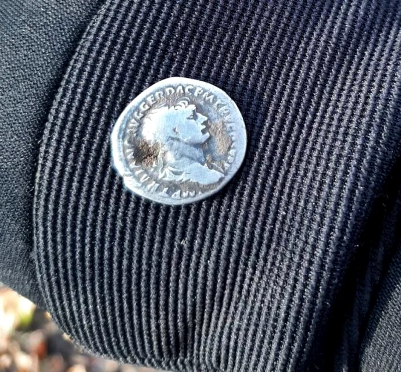Moneda romană descoperită la Albești FOTO Vremea Nouă