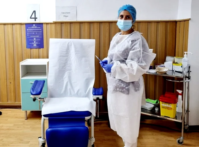 
    Aici ar putea sta o persoană care vrea să se vaccinezeFOTO: Facebook/ Spitalul Universitar de Urgență București  