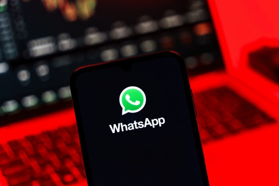 Un sfert dintre români își caută job pe Whatsapp, în timpul pauzei de masă