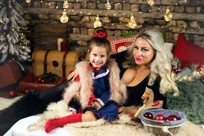 Sânziana alături de fiica sa, Izabela 