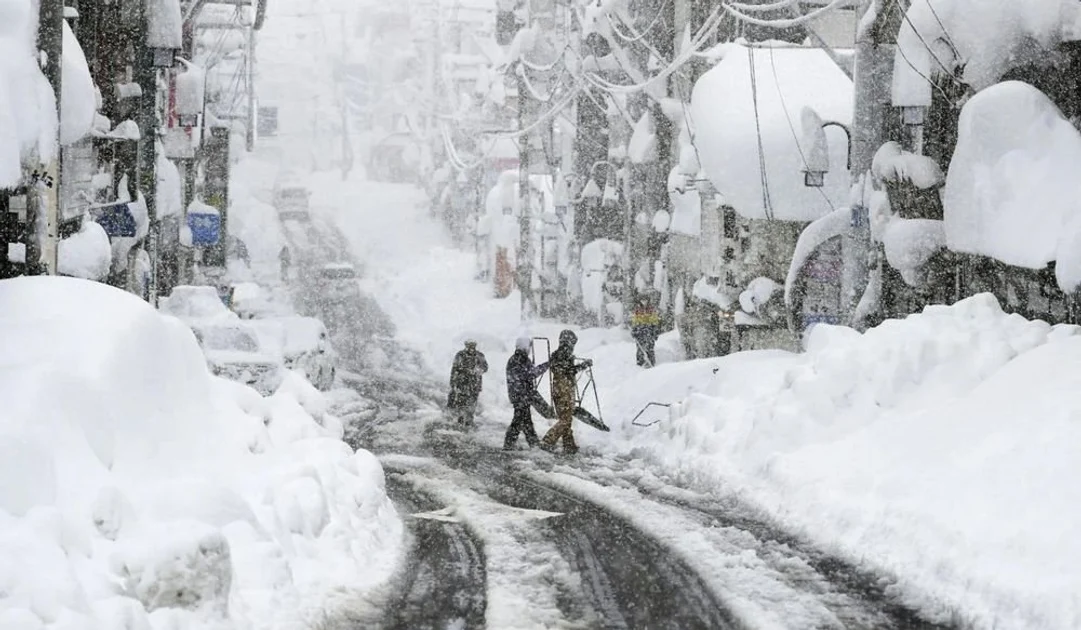 Zăpada a pus stăpânire în mai multe zone din Japonia FOTO: X