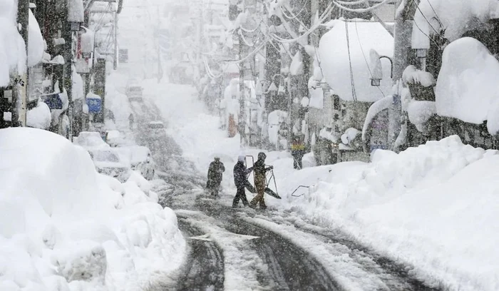 Zăpada a pus stăpânire în mai multe zone din Japonia FOTO: X
