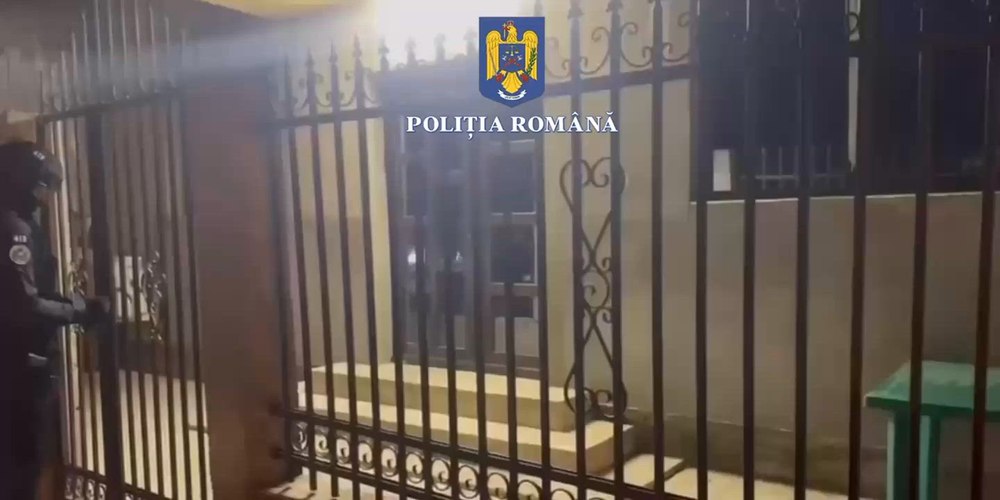 Șofer atacat în stil mafiot în trafic de membri ai „Cămătarilor”: au lovit geamurile mașinii cu un cuțit și un baston