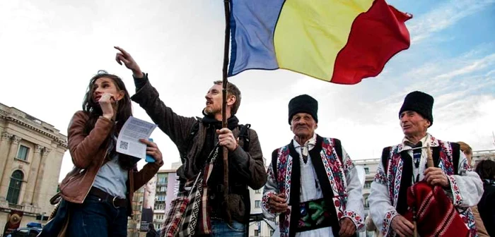 Peter Hurley ţine în mână tricolorul FOTO. Andreea Aron