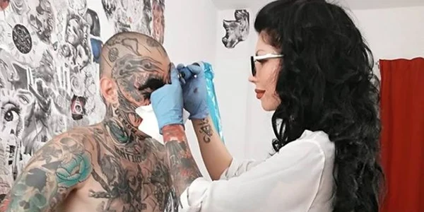 bianca iosif tatuator foto facebook/BiancaIosifTattoo