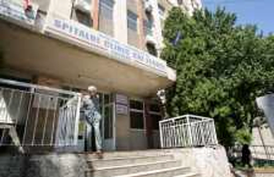 Pacienţii internaţi la Spitalul CFR au acum condiţii normale, după ce zece luni au fost ţinuţi cu apă rece. 