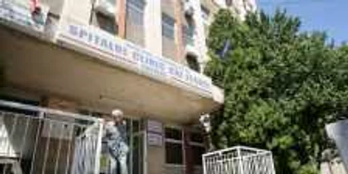 Pacienţii internaţi la Spitalul CFR au acum condiţii normale, după ce zece luni au fost ţinuţi cu apă rece. 
