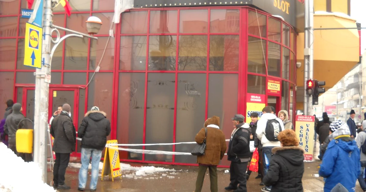 Cei care au anunţat ambulanţa au fost trecătorii