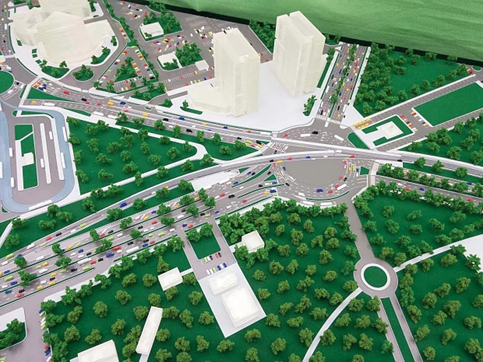 Piaţa Presei. Din dreptul Pavilionului H și până la nodul de transport în comun din piață (capăt linia 41) bucureștenii vor circula pe sub pământ