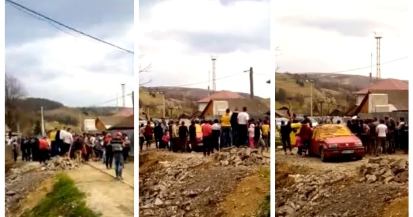 Zeci de oameni au participat la adunarea organizată de primărie