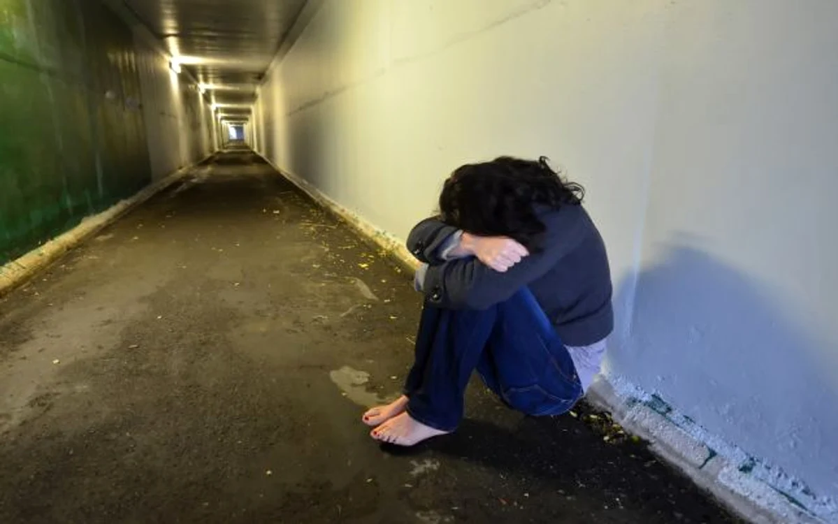 Femeia de 24 de ani a fost violată şi bătută crunt de către cei doi militari americani