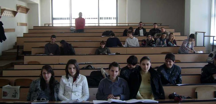 Studenţii Universităţii Piteşti