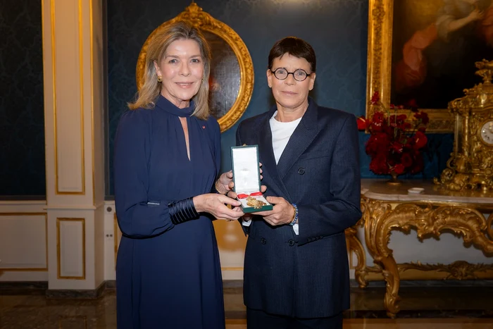 Prințesele Caroline (stânga) și Stephanie de Monaco