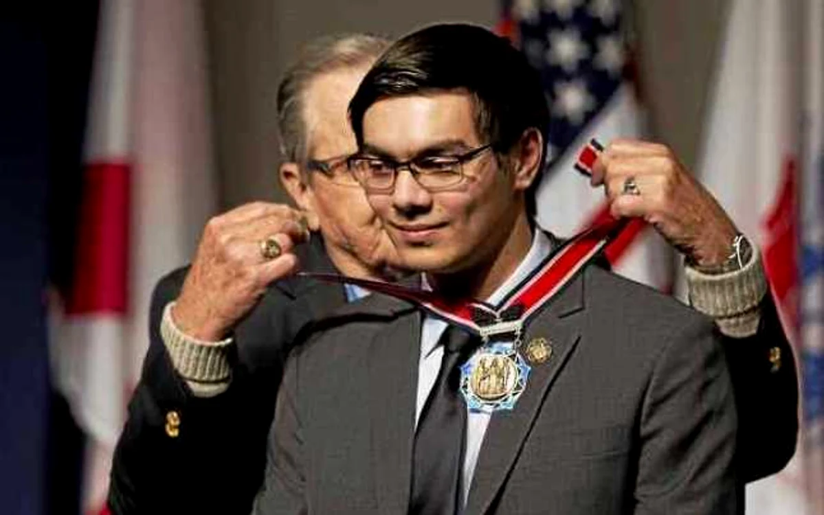 Jon Meis, decorat cu Medalia de Onoare pentru că a împiedicat producerea unui macacru la Seattle Pacific University FOTO AP