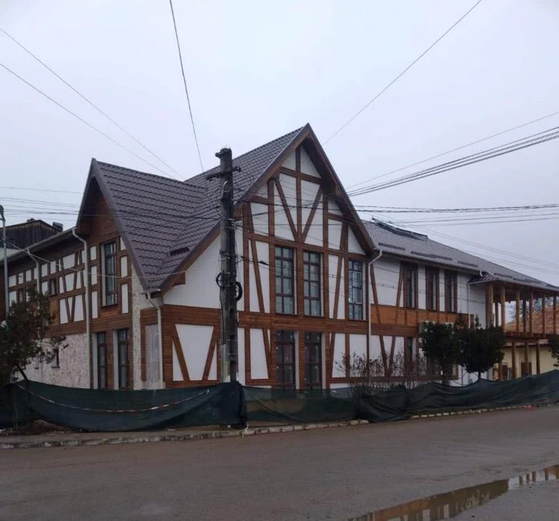 Grădiniţa de la Vidra poate concura la titlul de cea ma frumoasă unitate de învăţământ preşcolar din ţară FOTO: Ştefan Borcea