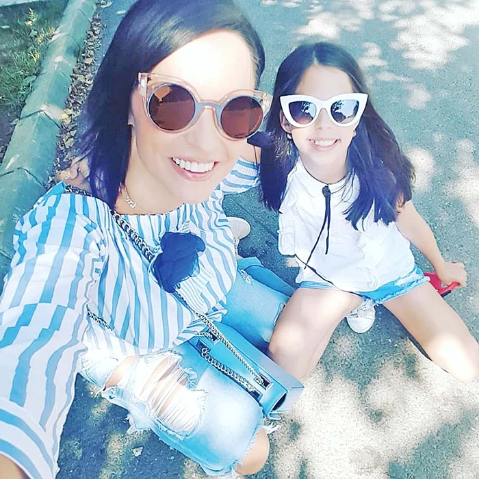 Andreea, alături de Violeta, fiica ei şi a lui Ştefan