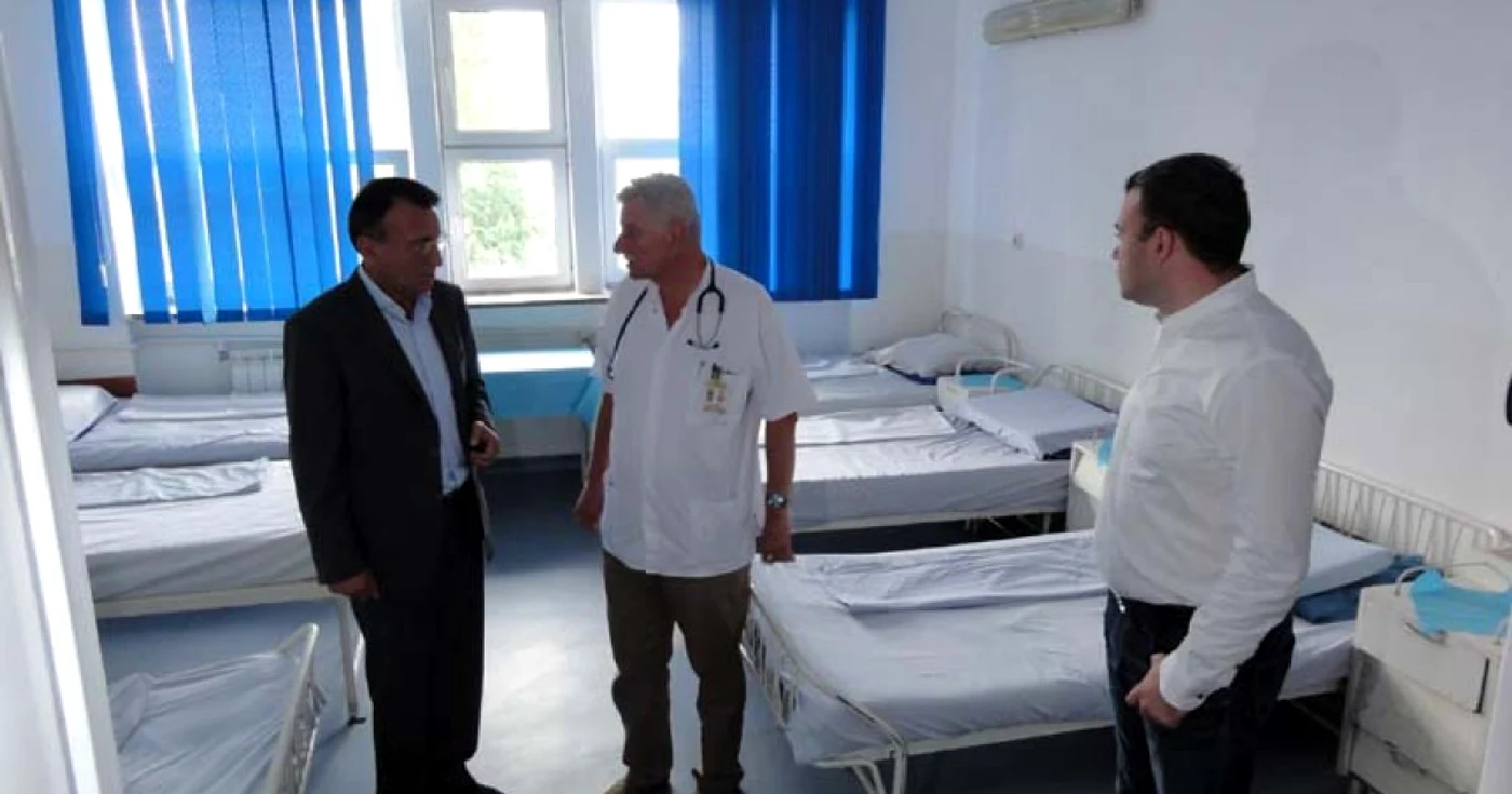 Deşi modernizarea secţiilor a avut în vedere şi cazarmamentul, în multe saloane încă există vechile dulapuri