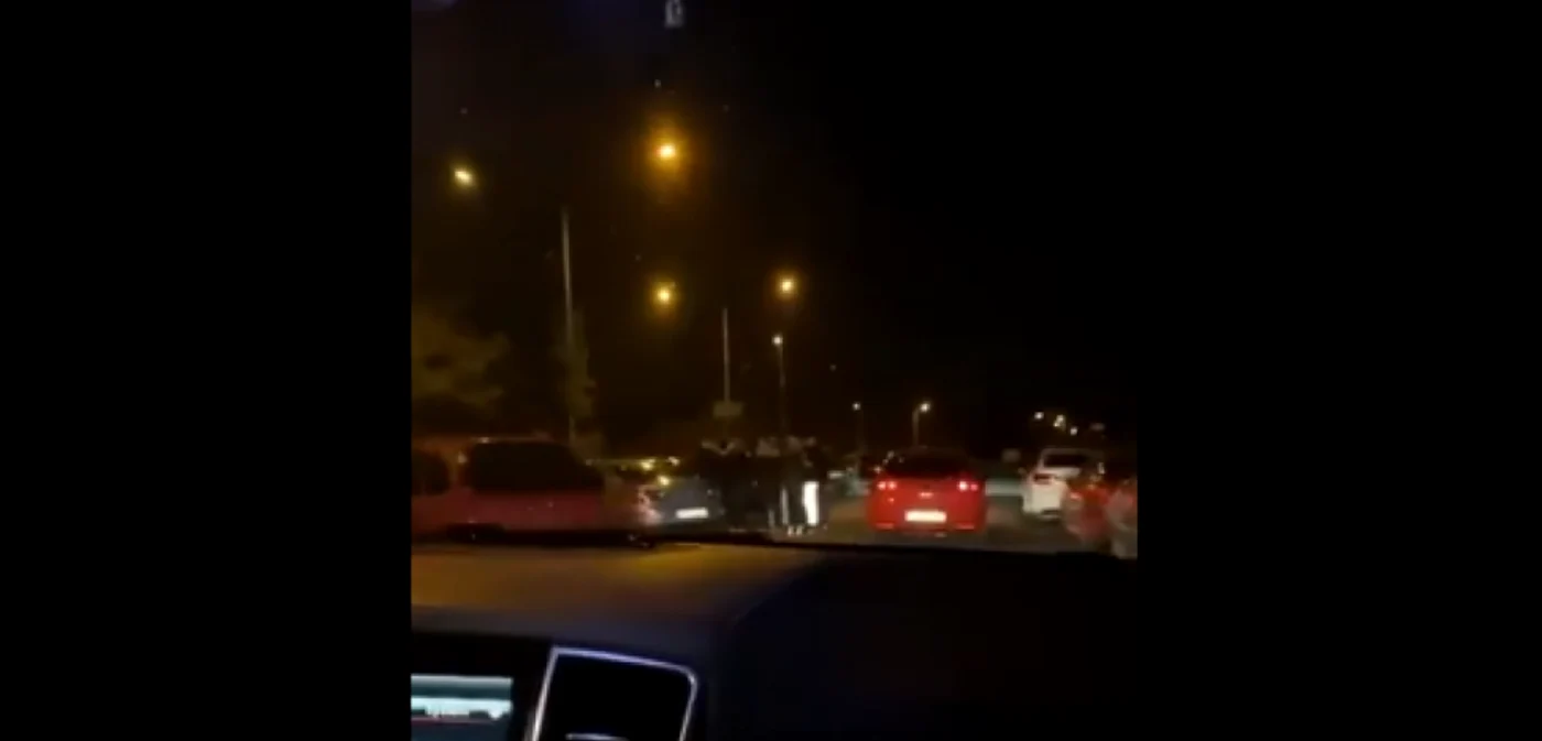 Petrecere in aer liber la Ploiesti, in ciuda deciziei autoritatilor de a ramane izolati in casa FOTO zpl.ro