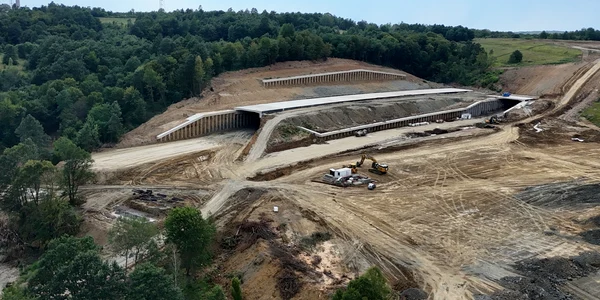 Autostrada cu tuneluri  Foto Daniel Guță ADEVĂRUL (3) JPG