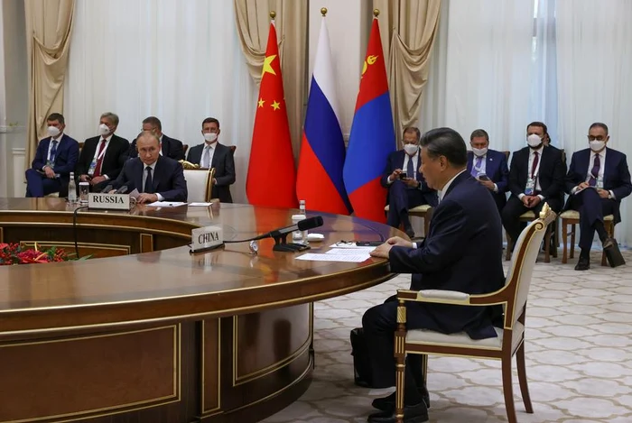 Vladimir Putin și Xi Jinping în cadrul summitului de la Samarkand FOTO EPA-EFE