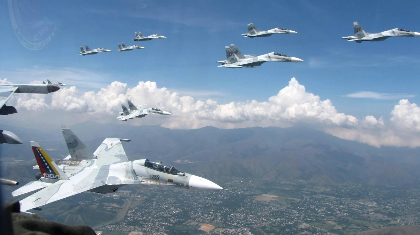 Avioanele  de vânătoare Su-30MKV FOTO: X