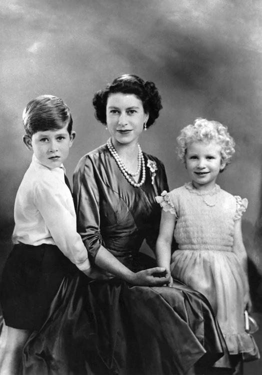 Prințul Charles, Regina Elisabeta și Prințesa Anne