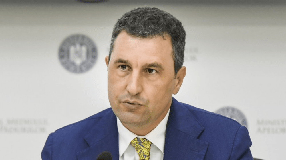 Tanczos Barna, în genunchi la imnul Ținutului Secuiesc: Imagine revoltătoare, viralizată pe Facebook
