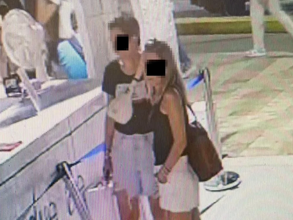 Turiștii prinși după ce au plecat din restaurant fără să plătească consumația/FOTO: Facebook