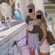 doua persoane prinse dupa ce au fugit din restaurant fara sa plateasca foto facebook png