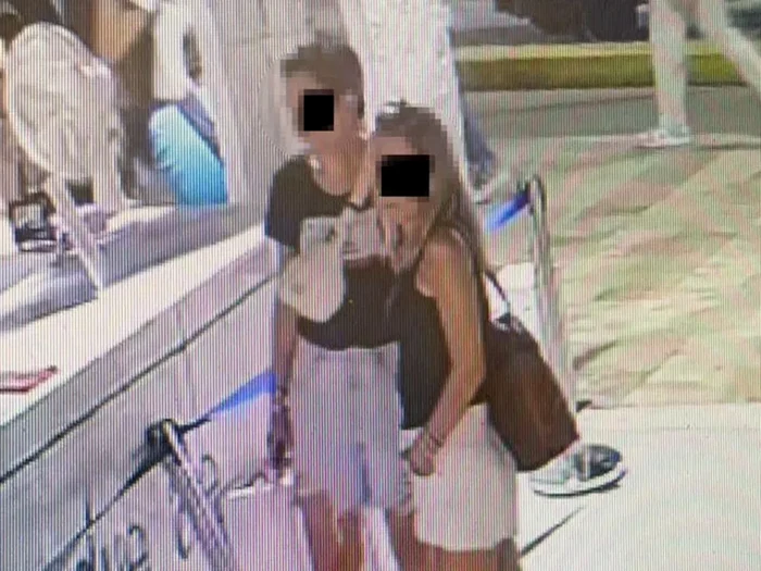 Turiștii prinși după ce au plecat din restaurant fără să plătească consumația/FOTO: Facebook