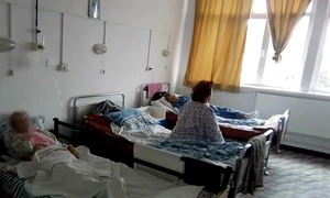 Pacienţi Covid în Spitalul Găeşti. FOTO