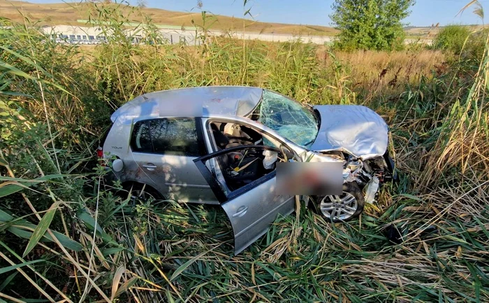 Mașina pe care o conducea șoferul FOTO alba24.ro