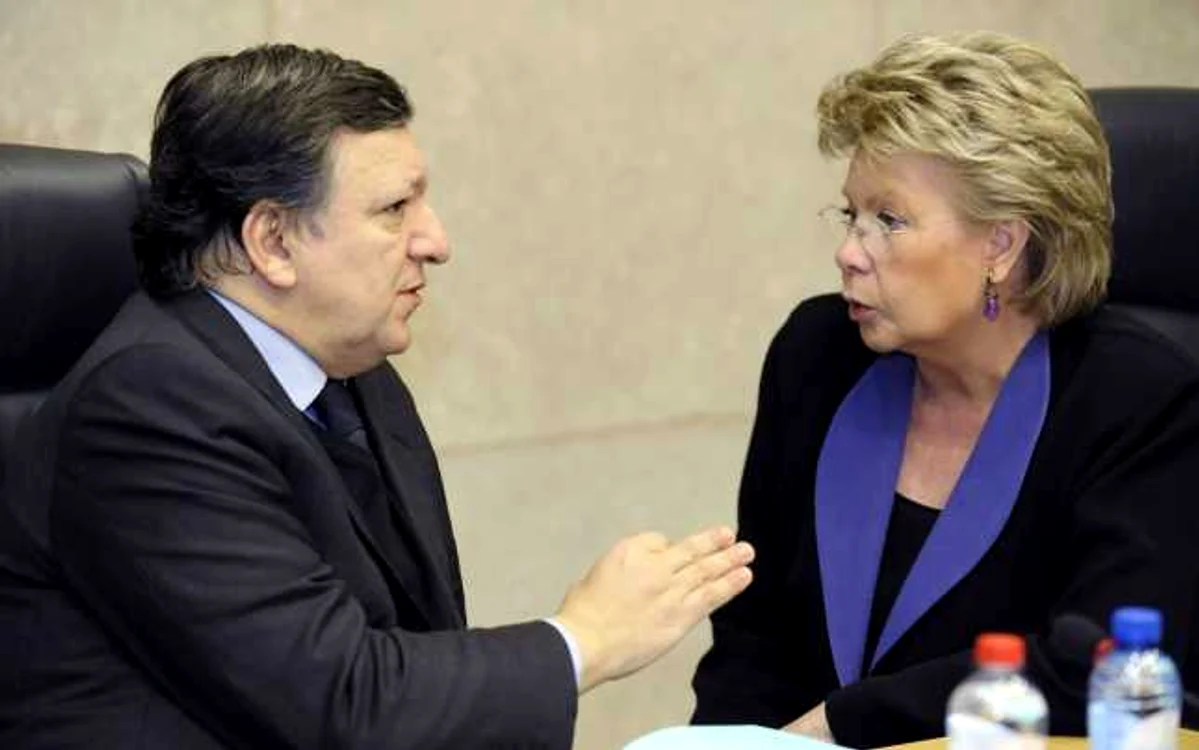 Preşedintele Comisiei Europene, Jose Manuel Barroso, şi vicepreşedintele CE, Viviane Reding FOTO: Reuters