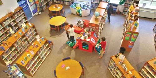 În biblioteca Şcolii Americane sunt peste 30.000 de volume în limba engleză