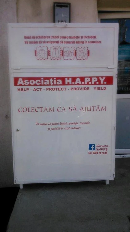 Cutia de metal folosita de asociatie pentru colectarea bunurilor FOTO arhiva personala Ionela Ivan