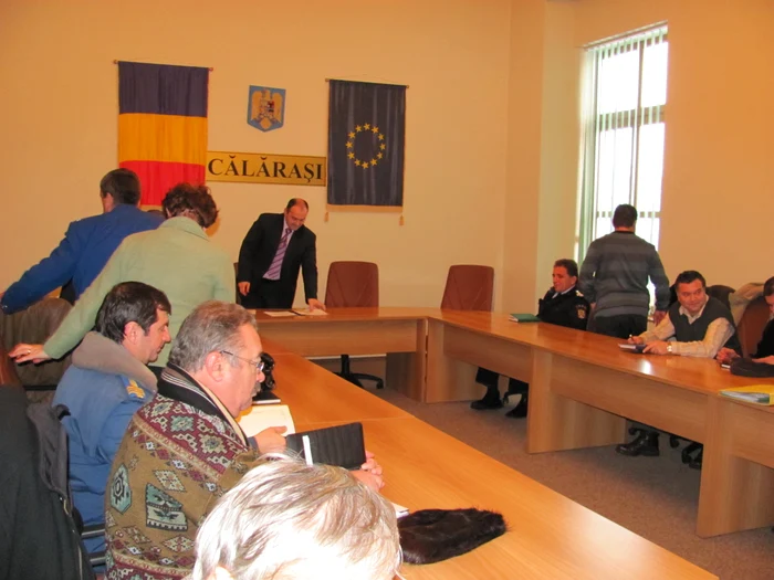 În şedinţa de ieri prefectul a fost cam neîncrezător în spusele reprezentanţilor Comandamentului