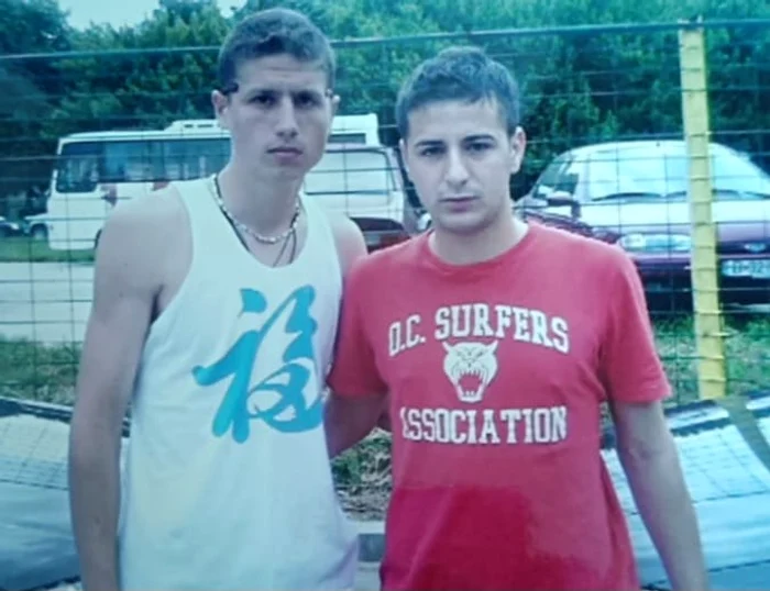 Ionuț și Ianis, în 2006, în parcarea stadionului Dinamo