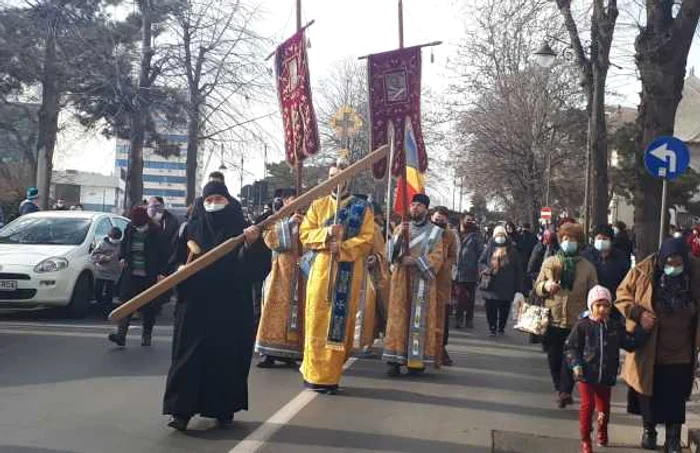 Procesiunea spre Portul Tomis foto Mariana Iancu