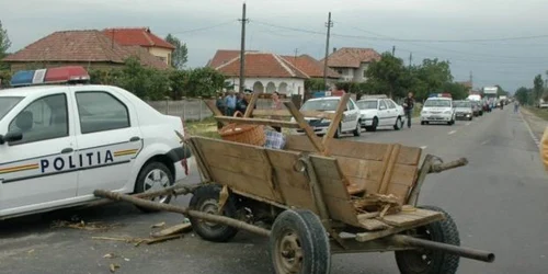 Căruţa nesemnalizată a fost de vină pentru provocarea accidentului